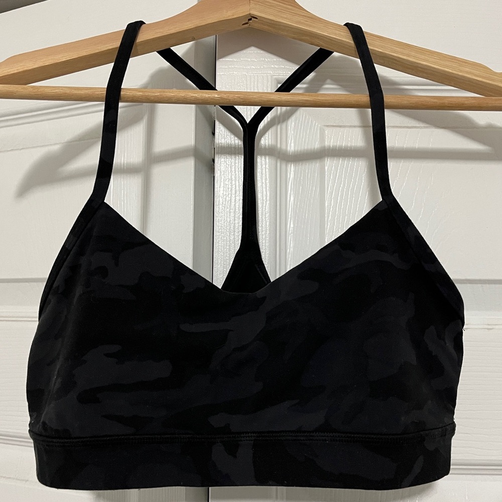 Lululemon Flow Y Nulu Bra in Black Camo, Size 8. Gently worn